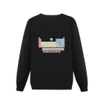 Svart sweatshirt med mönster av det periodiska systemet för kemiska element, perfekt för vetenskaps- och vetenskaplig inredning.