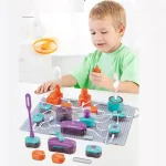 Pedagogiskt spel för barn med interaktiv elektrisk krets, inklusive färgglada komponenter för att lära sig elektricitet på ett lekfullt sätt.