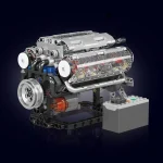 Detaljerad LEGO-motor med genomskinliga komponenter och synliga mekanismer, som illustrerar teknologin och vetenskapen bakom motorens funktion.