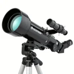 Svart Celestron teleskop med stativ, idealiskt för astronomisk observation och astrofotografi, som erbjuder hög precision för vetenskapsentusiaster.