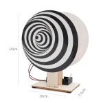 Svart och vit spiralformad skiva med trästöd, perfekt för vetenskaplig eller pedagogisk dekoration. Mått: 18 cm hög, 10 cm bred, 7,5 cm djup.