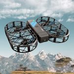 Quadcopter-drönare med kamera för luftfotografi, idealisk för övervakning, kartläggning och utomhusfotografi.