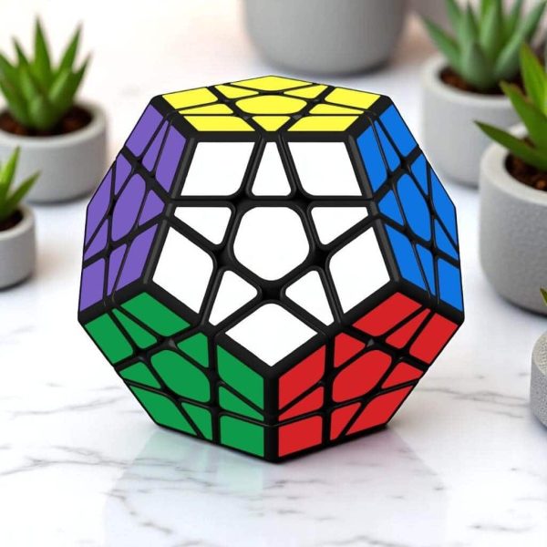 Giant 3D Rubik-kub i flera färger, perfekt för vetenskaplig dekoration eller som samlarobjekt.
