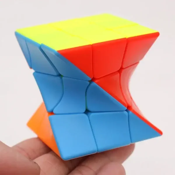 Färgglad 3D-pusselkub, innovativ mekanisk pussel för att stimulera tankeverksamhet och fingerfärdighet.