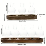 Transparent glasvas med träfat, idealisk för vetenskaplig eller laboratoriestil. Exakta mått för en elegant och modern look.