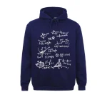 Hoodie med illustrationer av ekvationer och matematiska grafer.
