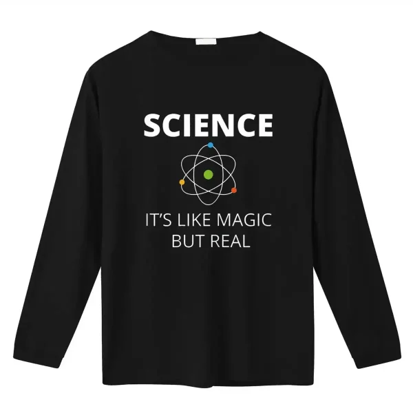 Svart t-shirt med atomiskt mönster och texten "Science, it's like magic but real" för vetenskaps- och geekinredningsentusiaster.