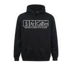 Svart hoodie med humoristisk design baserad på det periodiska systemet, som framhäver symbolen "SArCaSm" för "Humor".